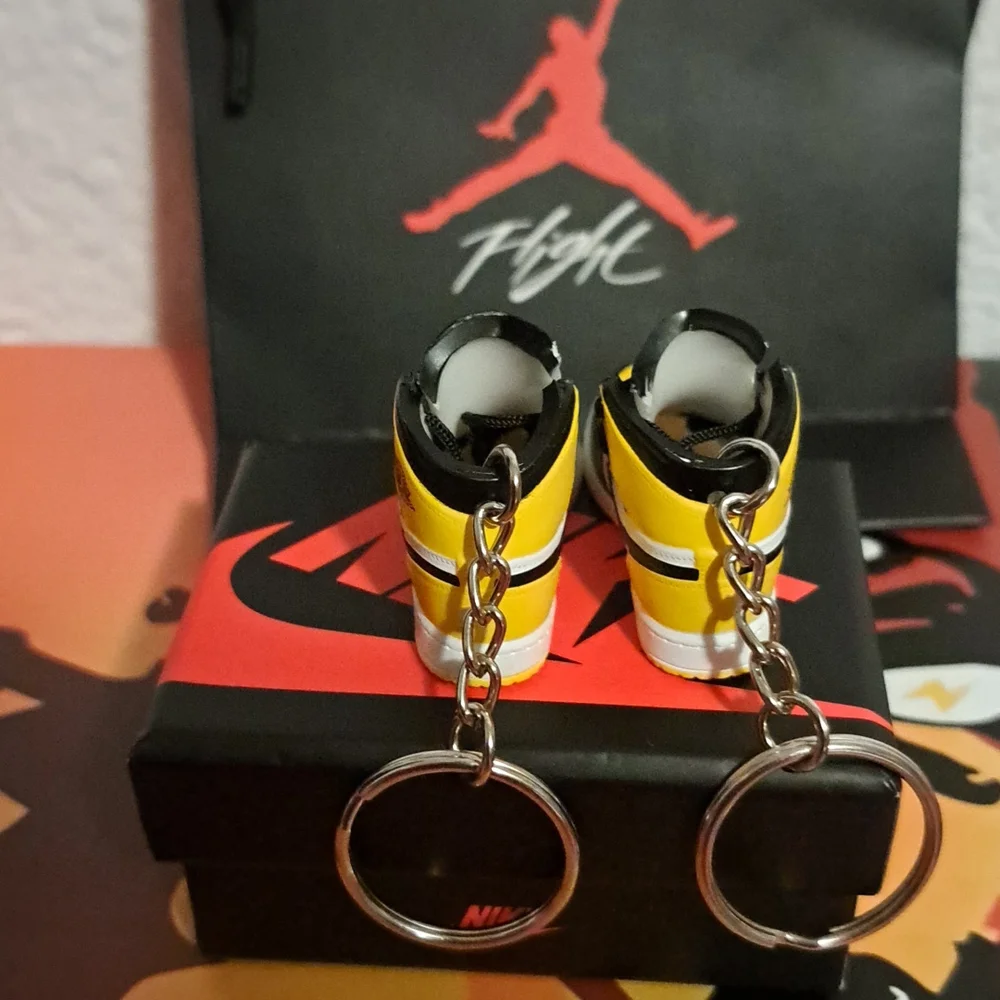 Keychain - Picture 4 of 4